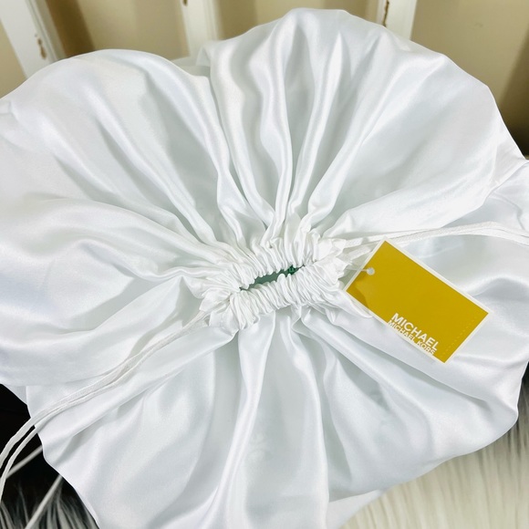 Michael Kors Medium Dust Bag Travel Cover White Satin Drawstring Storage Bag - Picture 4 of 6